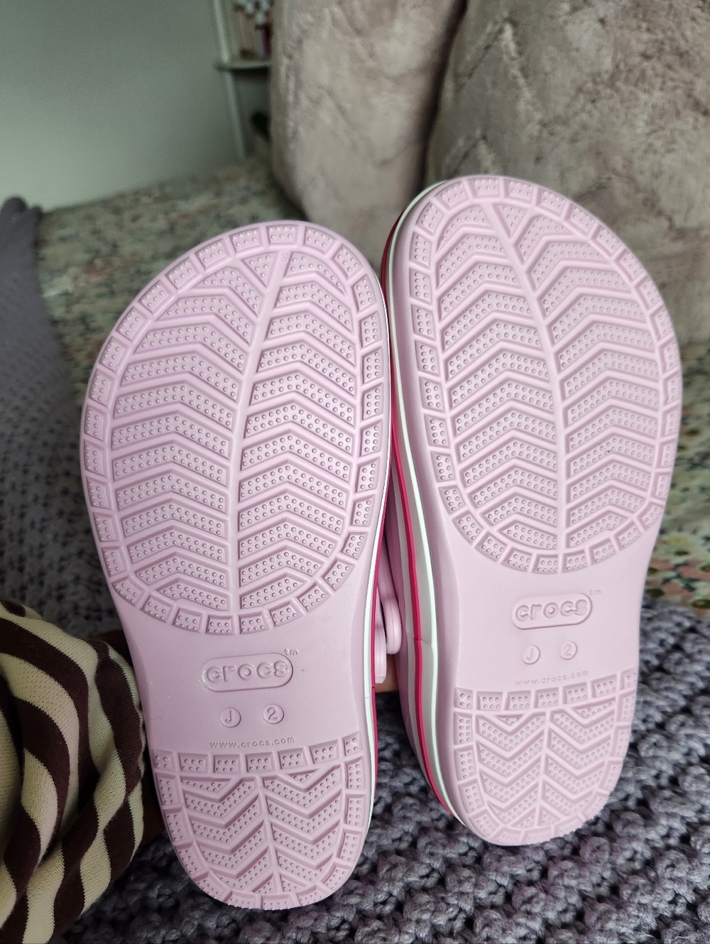Sz J 2 Crocs Kids' in Light Pink with Logo Trim - Picture 4 of 5